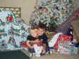Jessica-James-Tree12-25-2000.JPG (173561 bytes)
