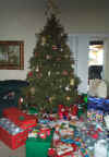XmasTree12-25-03.JPG (95346 bytes)
